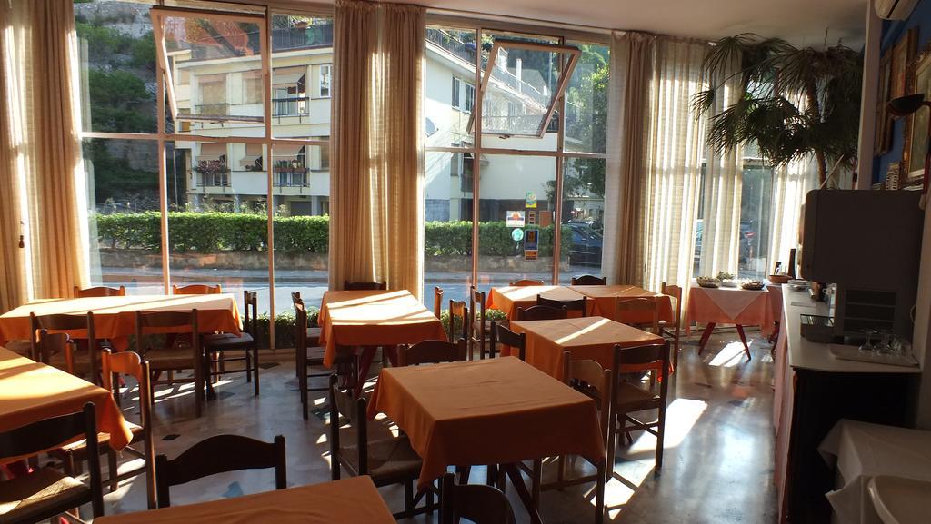 Hotel Colibri فينالي ليغوري المظهر الخارجي الصورة